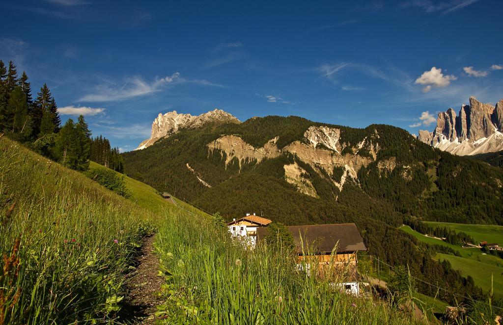 Aparthotel Putzerhof Funes  Exterior foto