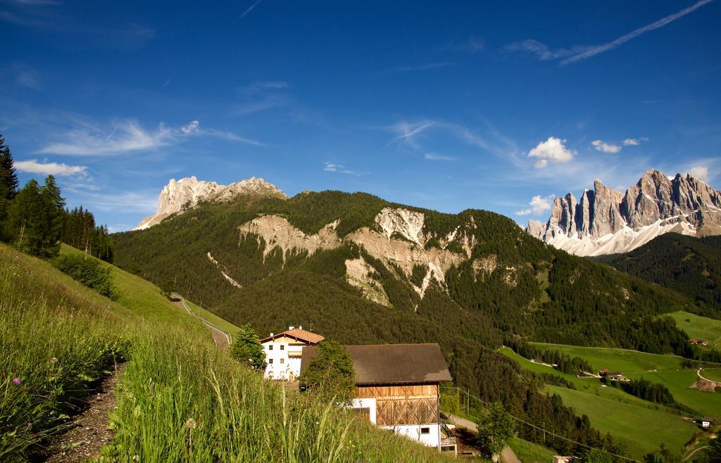 Aparthotel Putzerhof Funes  Exterior foto