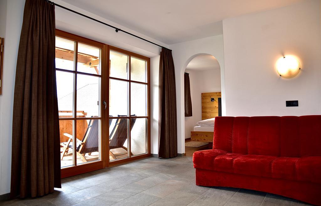 Aparthotel Putzerhof Funes  Exterior foto