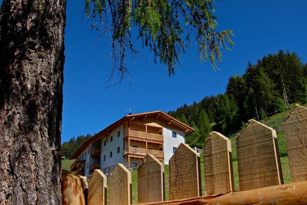 Aparthotel Putzerhof Funes  Exterior foto